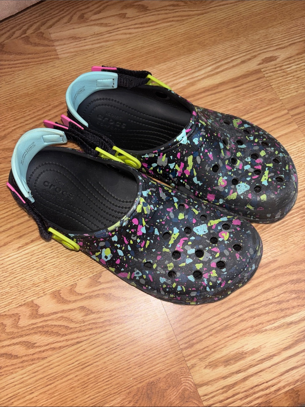 CROCS Classic Clog All Terrain Terrazzo in Black Multi SZ M10/W12